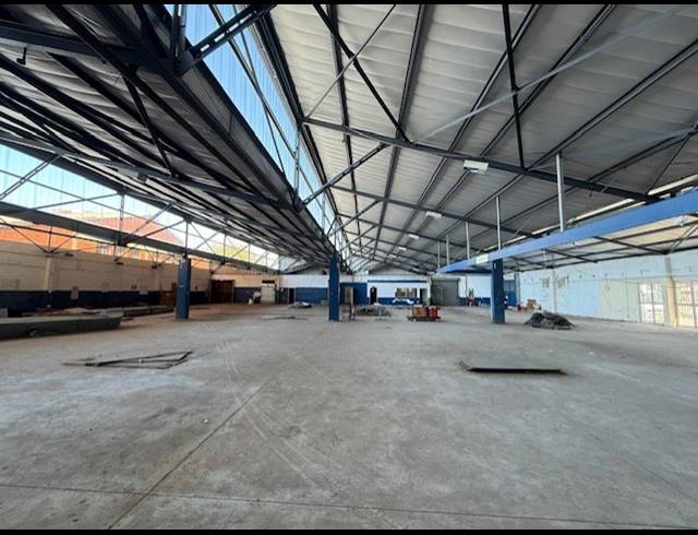 1,500M² WAREHOUSE TO LET IN CLAREMONT